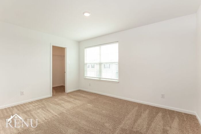 Building Photo - 2927 Jackson Smt