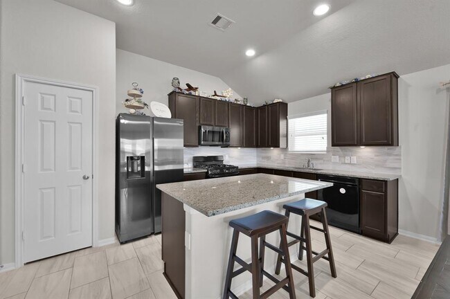 Building Photo - 2233 Forest Chestnut Dr