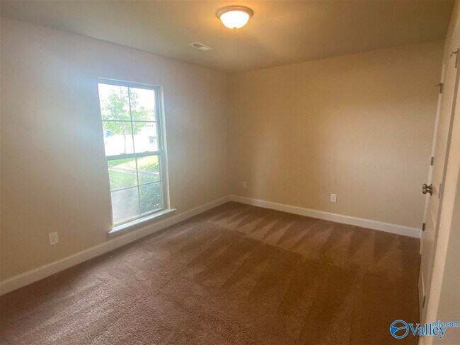 Building Photo - 116 Rein Dance Ln