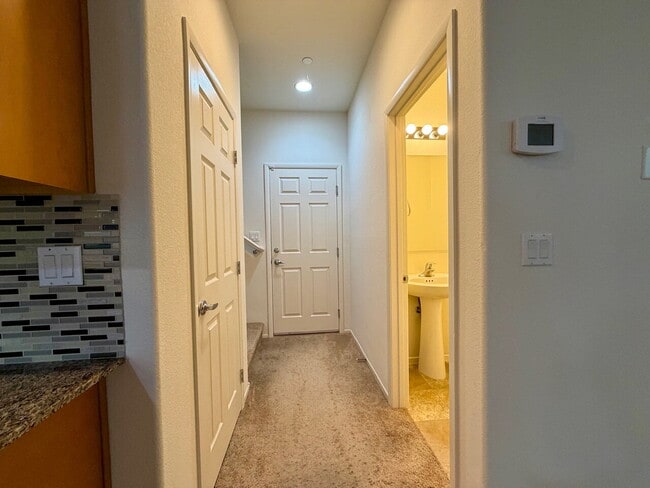 Building Photo - 3 BED 2.5 BATH 2 CAR GARAGE SINGLE FAMILY HOME W/ LOFT, BACKYARD & COMMUNITY POOL, SPA, PLAYGROUN...