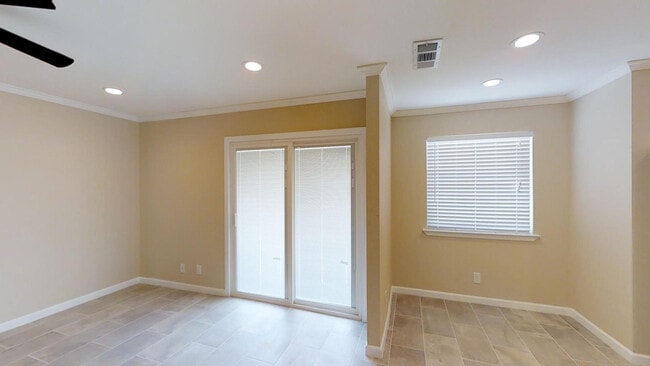 Building Photo - Cozy home by Fort Hood Airfield FULLY REMO...
