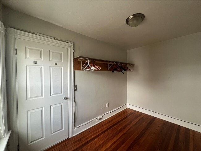 Building Photo - 360 Weeden St