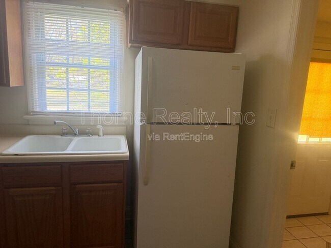 Building Photo - 1117 Cypress St