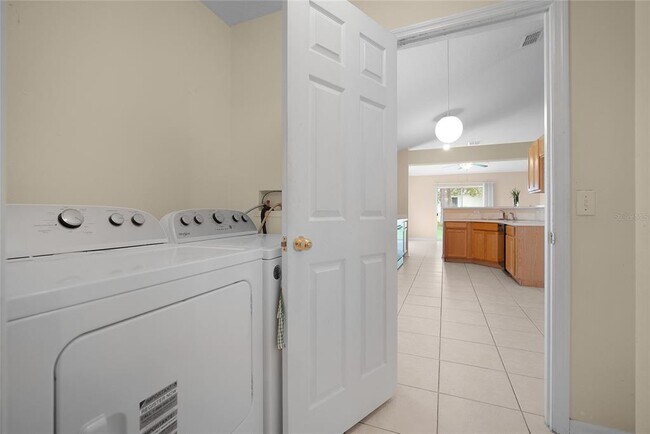 Building Photo - 265 Jocelyn Dr