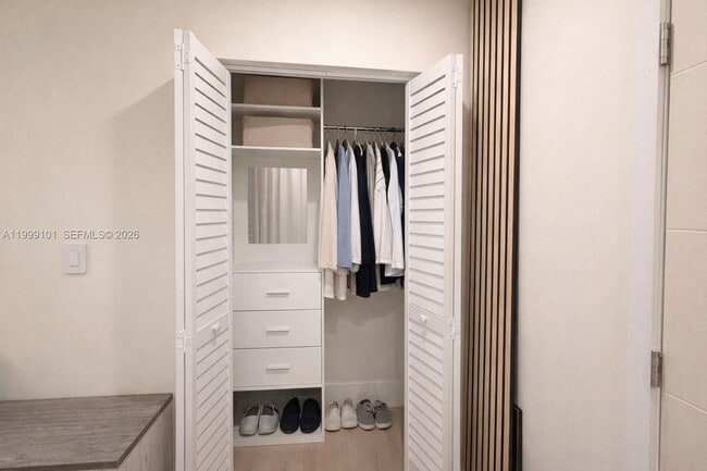 Building Photo - 769 Banks Rd