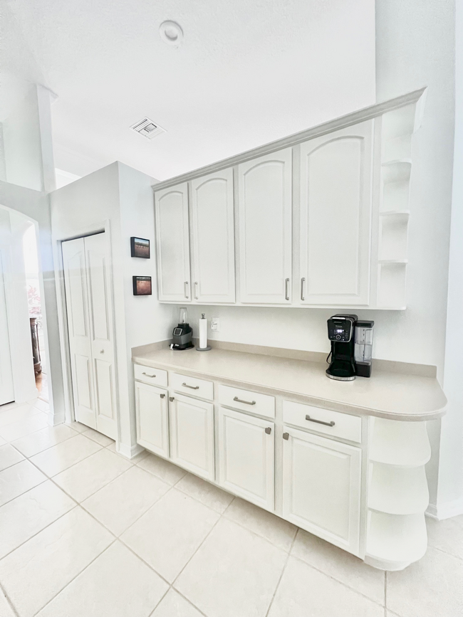 Building Photo - 515 Somerhill Dr NE