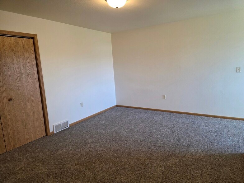 Building Photo - 2996 Icecap Rd