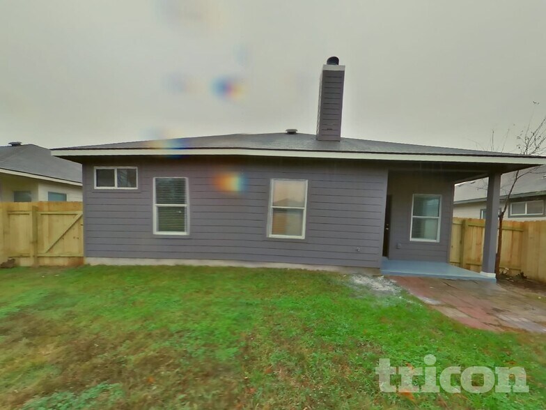 Building Photo - 11602 Morgan's Point St