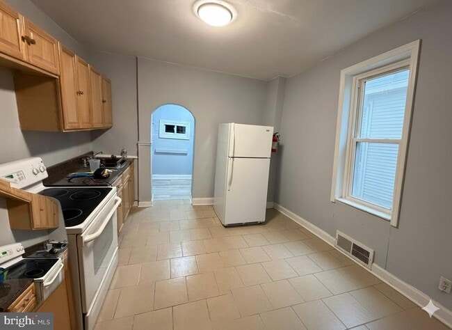 Primary Photo - 762 E Willard St