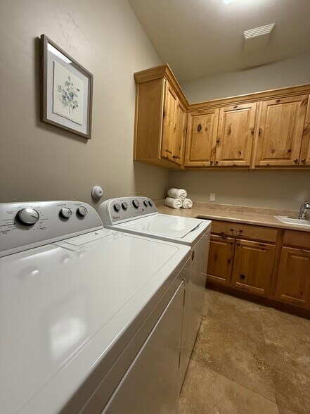 Building Photo - 5092 Mountain Gate Cir
