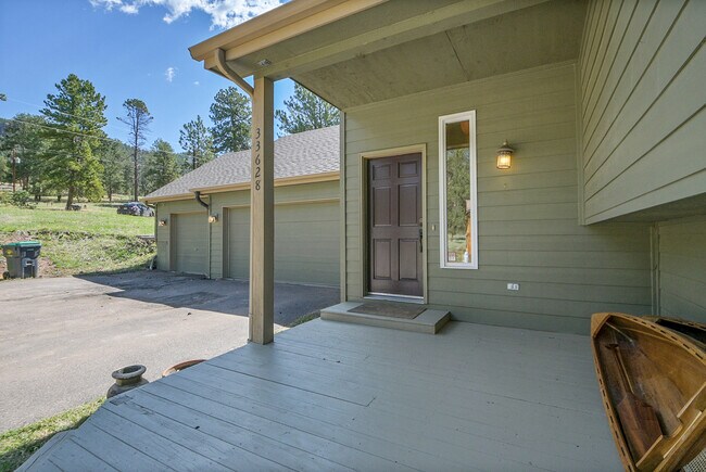 Primary Photo - 33628 Berg Ln
