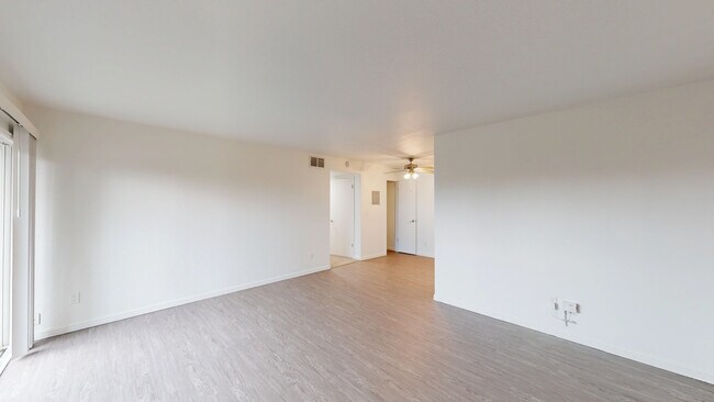 Building Photo - 402 Alameda del Prado