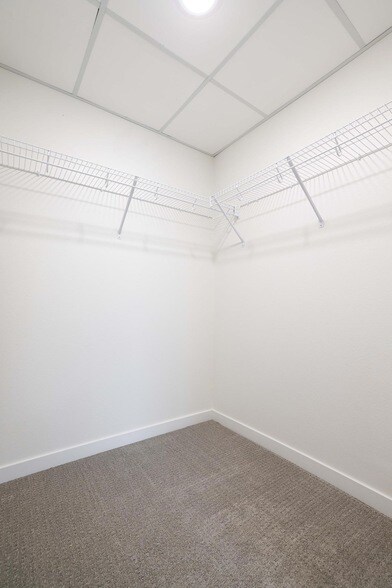 Building Photo - 28 7th St NE