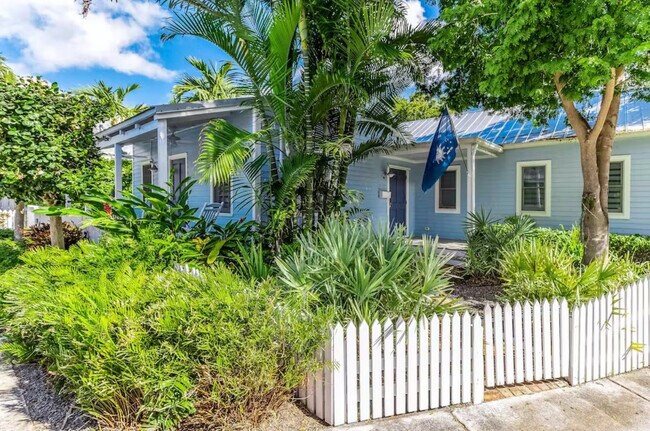 Building Photo - 629 Elizabeth St