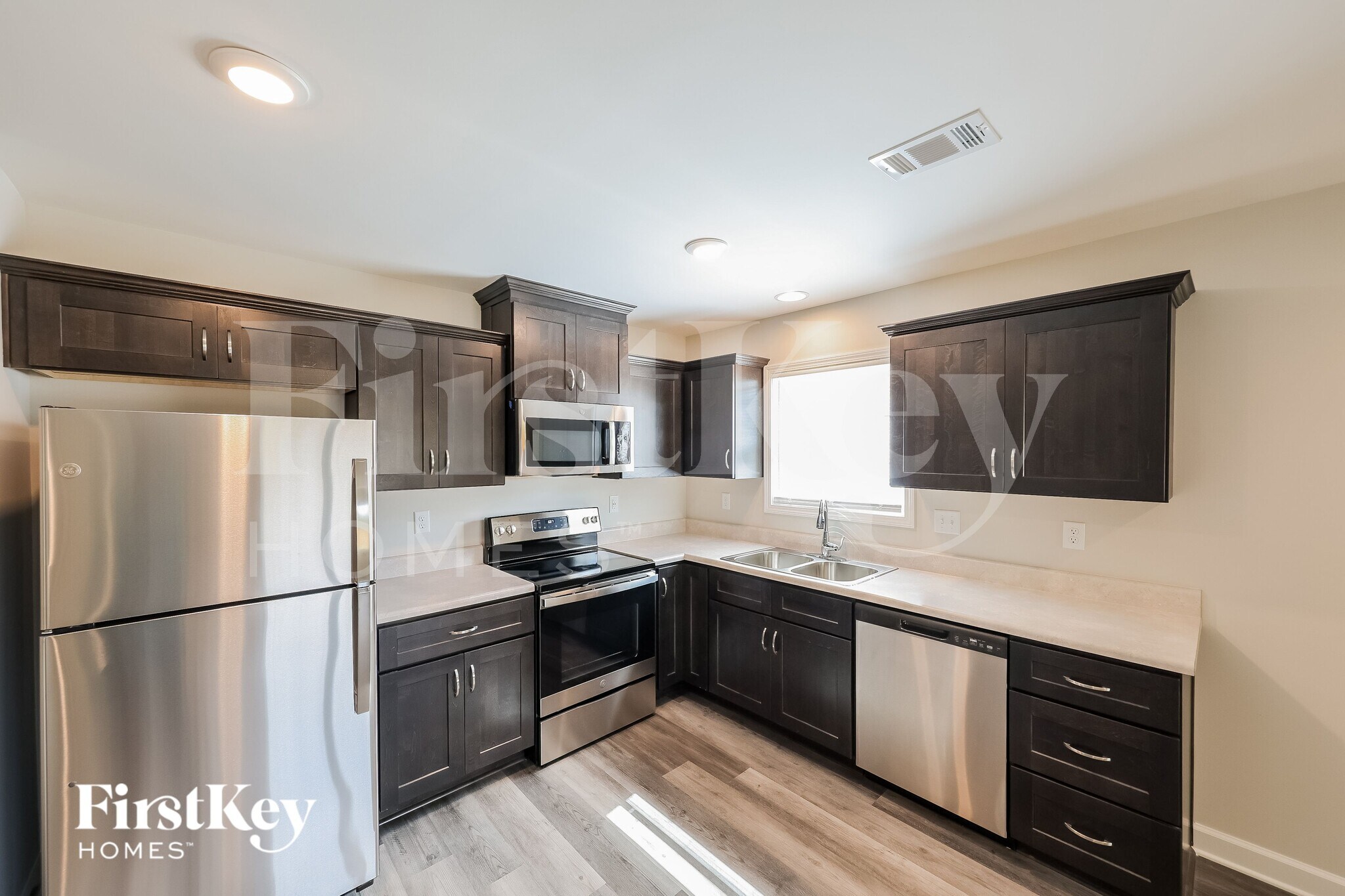 Building Photo - 6017 73rd E Pl