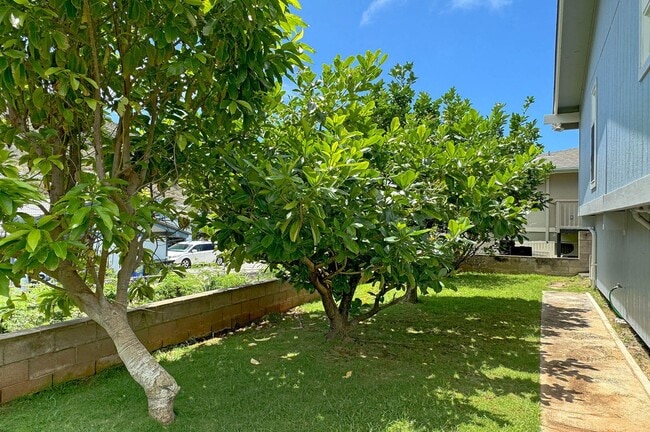 Building Photo - 1298 Lunalilo Home Rd