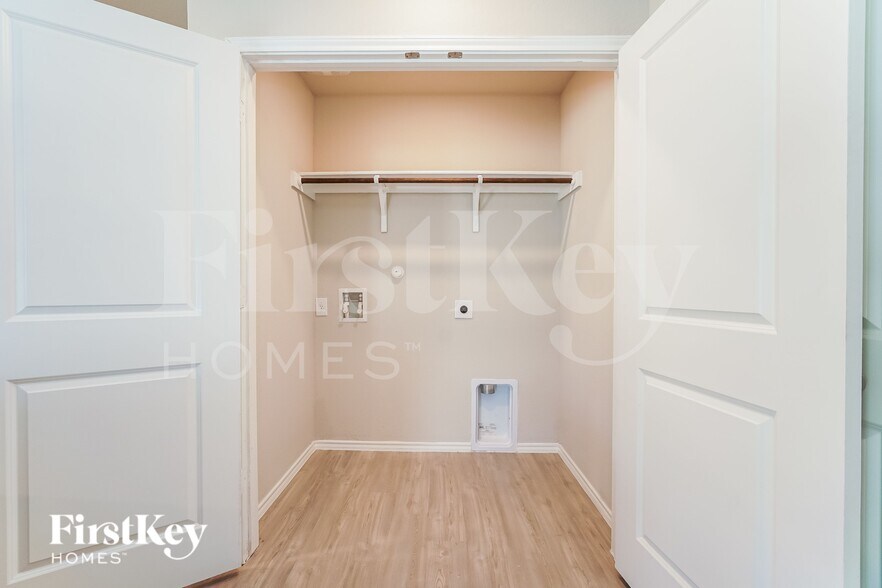 Building Photo - 6432 Pickaxe Way