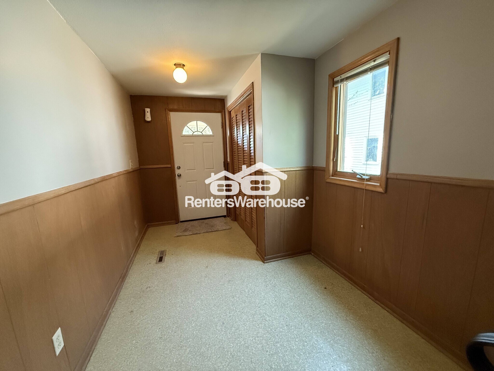 Building Photo - 405 Monroe Pl
