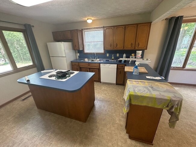 Building Photo - 805 Pebble Cove Rd