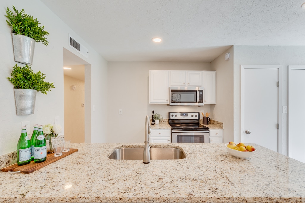 Building Photo - 3805 Longmeadow Way