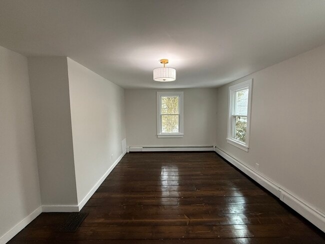 Building Photo - 92 Fairview Ave