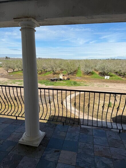 Building Photo - 31195 Lone Tree Rd