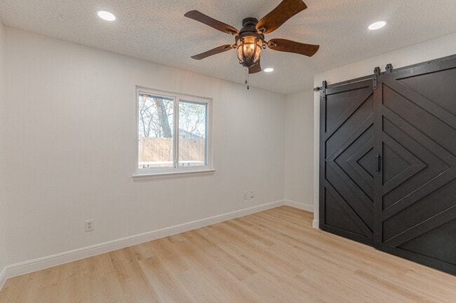 Building Photo - 23225 Prairie Bird Dr