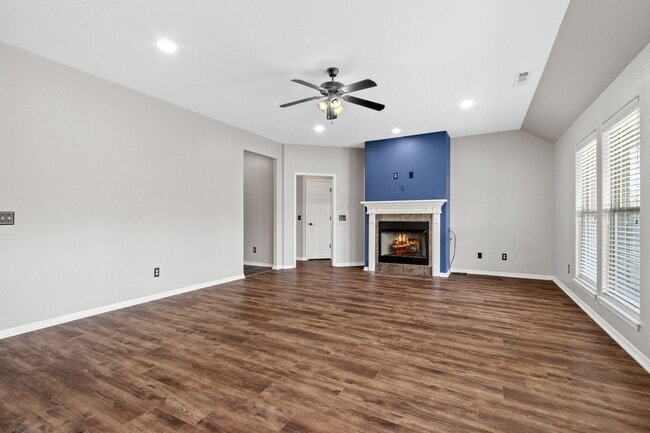 Building Photo - 1166 S Blue Willow Ave