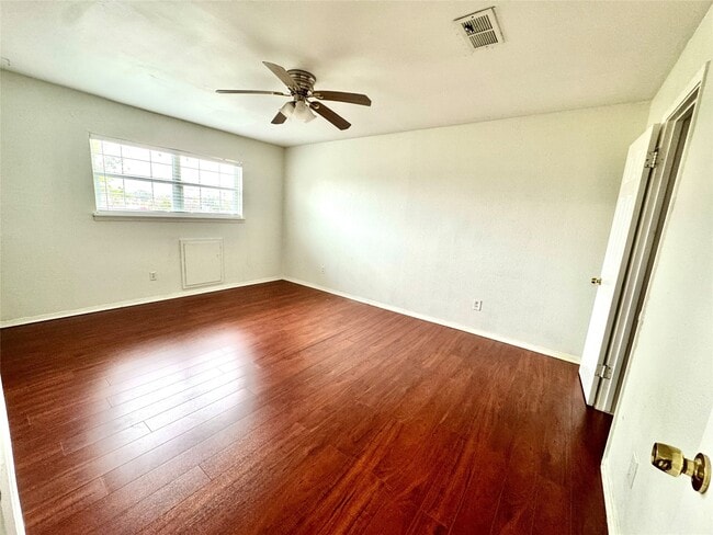 Building Photo - 5813 Lucy Ln