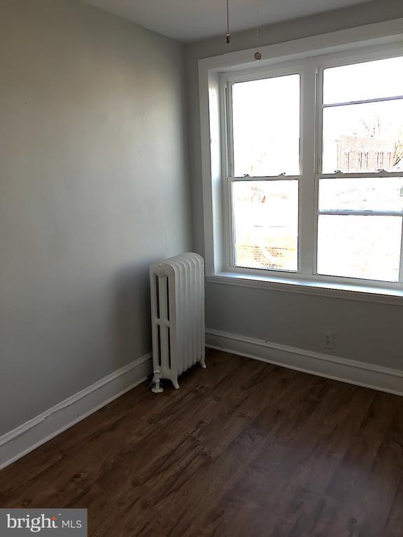 Building Photo - 5238 Glenloch St