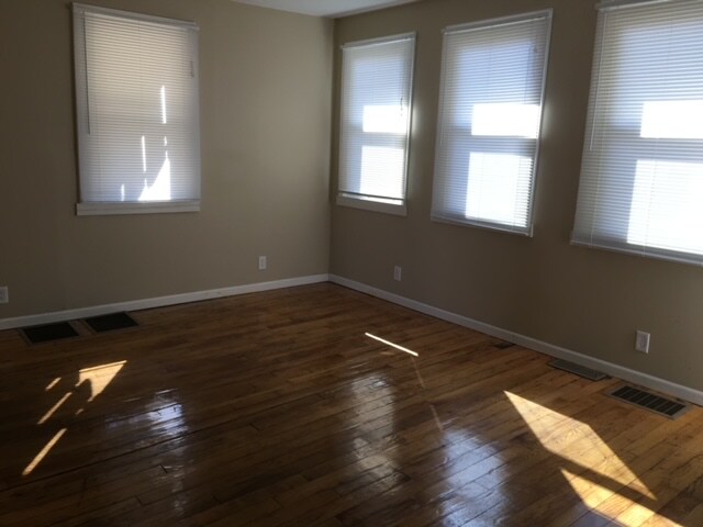 Building Photo - 600 Randolph Dr