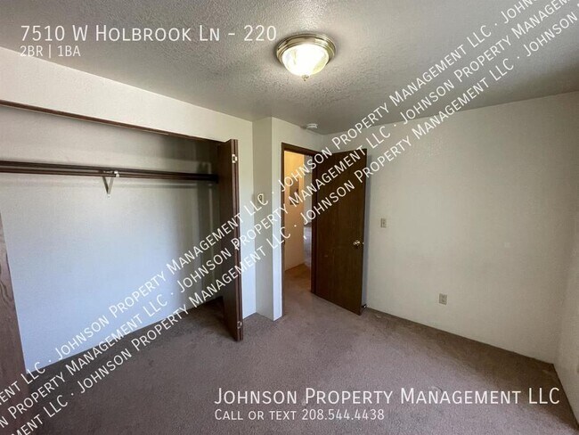 Building Photo - 7510 W Holbrook Ln