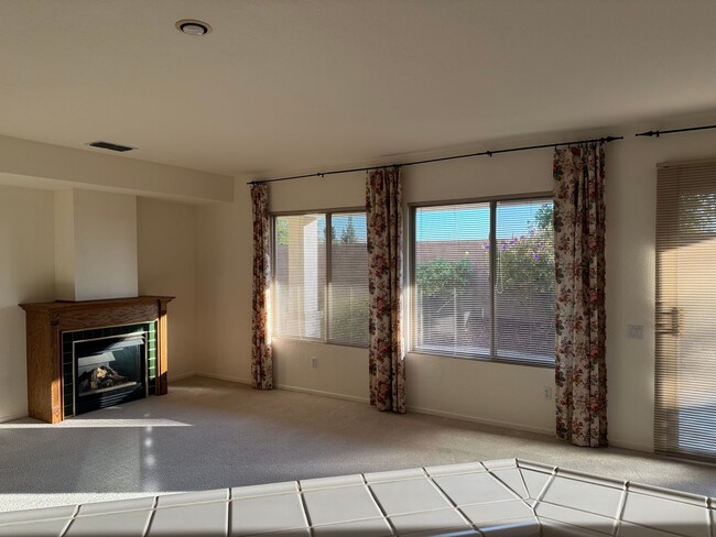 Building Photo - DEL WEBB 55+ Home For Rent!