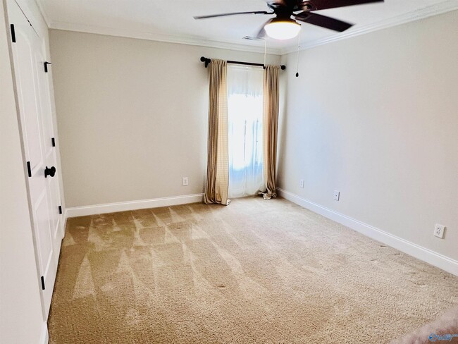 Building Photo - 104 Woodvale Dr