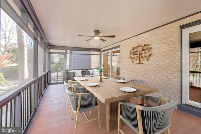 Building Photo - 4001 N Ridgeview Rd