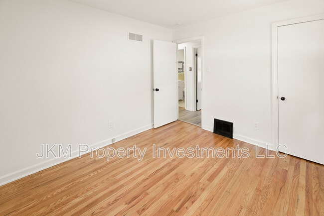 Building Photo - 135 St Maurice Ln