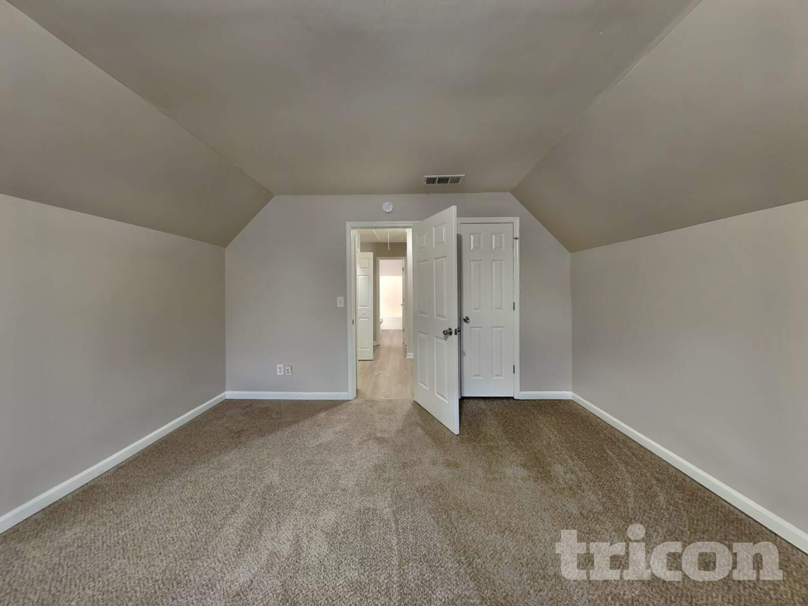 Building Photo - 200 River Walk