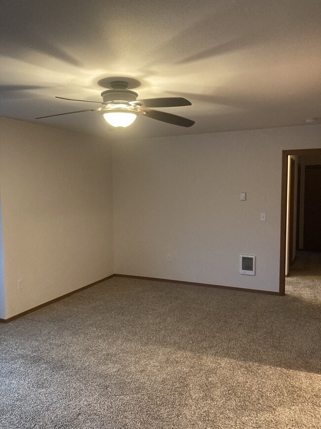 Building Photo - 24215 10th Ave S