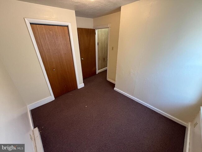 Building Photo - 204 E Portland St