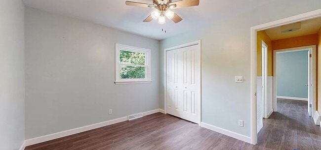 Building Photo - 103 Cherry St