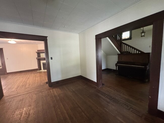 Building Photo - 424 S Fess Ave