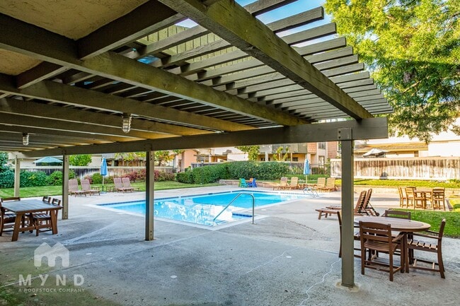 Building Photo - 10617 Caminito Cascara