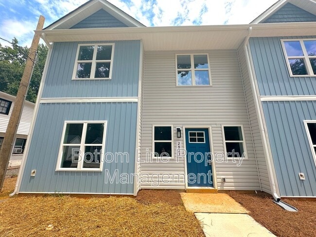Building Photo - 2923 Burgess Dr
