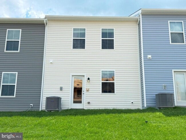 Building Photo - 117 Nootka Wy