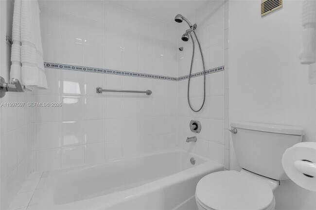 Building Photo - 2333 Brickell Ave