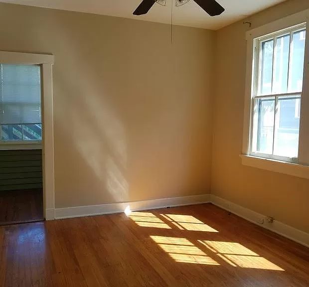 Building Photo - Spacious apartment available