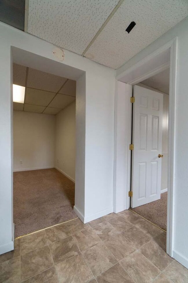 Building Photo - 2503 Iowa St