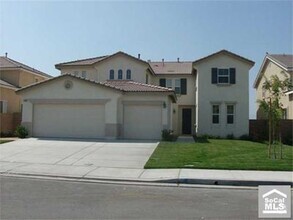 Building Photo - Great 5 Bedroom 4.5 Bathroom SFR in the ci...