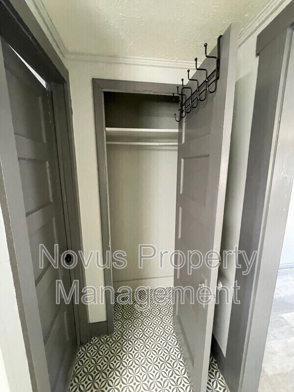 Building Photo - 107 Parson St