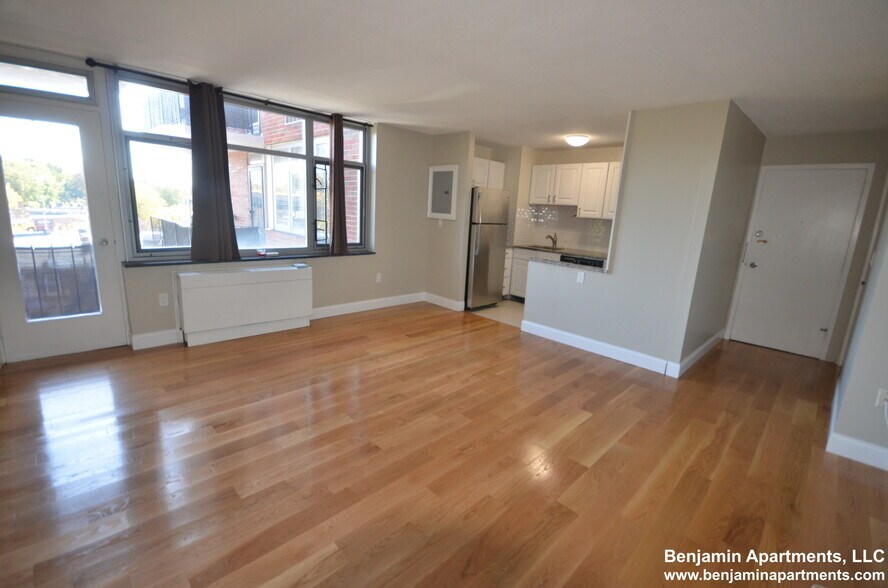 Building Photo - 125 Trapelo Rd